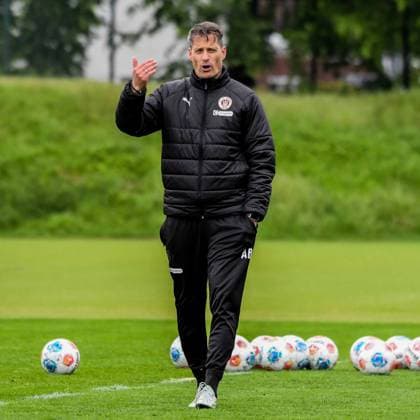 Coach Alexander Blessin Pauli Germany , Hamburg , Training ground at Kollaustrasse , Football , 1 Bundesliga , Training of FC St Pauli