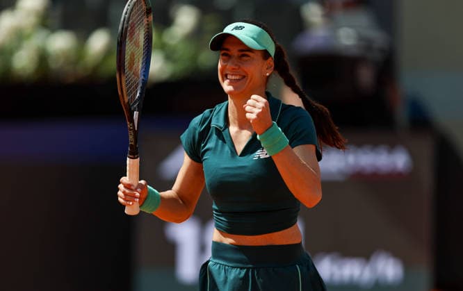 260512 -- ROME, May 12, 2026 -- Sorana Cirstea celebrates after winning the women s singles quarter final match between Sorana Cirstea of Romania and Jelena Ostapenko of Latvia at the WTA, Tennis Damen Italian Open in Rome, Italy, May 12, 2026. SPITALY-ROME-TENNIS-WTA-ITALIAN OPEN-WOMEN S SINGLES WangxKaiyan  (SP)ITALY-ROME-TENNIS-WTA-ITALIAN OPEN-WOMEN S SINGLES IMAGO WangxKaiyan  imago images 0856370135