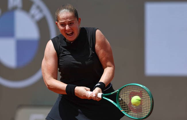 260512 -- ROME, May 12, 2026 -- Jelena Ostapenko hits a return during the women s singles quarter final match between Sorana Cirstea of Romania and Jelena Ostapenko of Latvia at the WTA, Tennis Damen Italian Open in Rome, Italy, May 12, 2026. SPITALY-ROME-TENNIS-WTA-ITALIAN OPEN-WOMEN S SINGLES WangxKaiyan  (SP)ITALY-ROME-TENNIS-WTA-ITALIAN OPEN-WOMEN S SINGLES IMAGO WangxKaiyan  imago images 0856370141