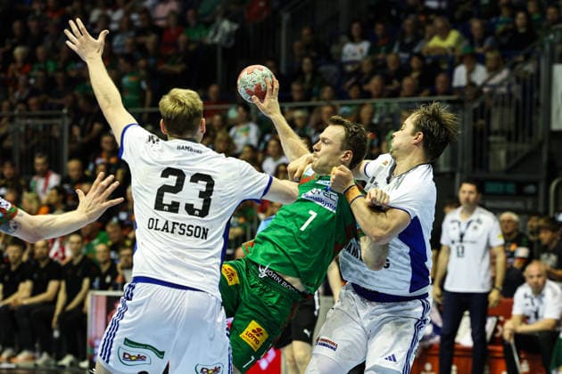 Felix Claar SC Magdeburg,7 vs Andreas Magaard r ,HSV Hamburg,4 and Einar Olafsson HSV Hamburg,23 Handball Bundesliga Season 2025 2026 SC Magdeburg vs HSV Hamburg at the GETEC Arena in Magdeburg Action,Handball,Germany,10 05 2026