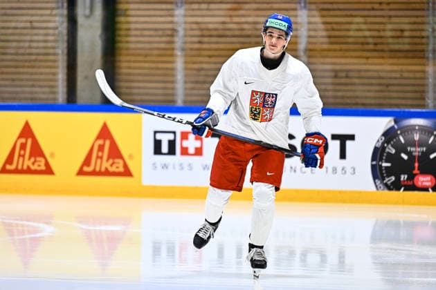 Matyas Melovsky attends Czech national Ice hockey, Eishockey team training session at the 2026 IIHF Ice Hockey World Championship, WM, Weltmeisterschaft in Fribourg, Switzerland, on May 13, 2026. (CTKxPhoto RadekxPetrasek) CTKPhotoP2026051304215  CTKPhotoP2026051304215