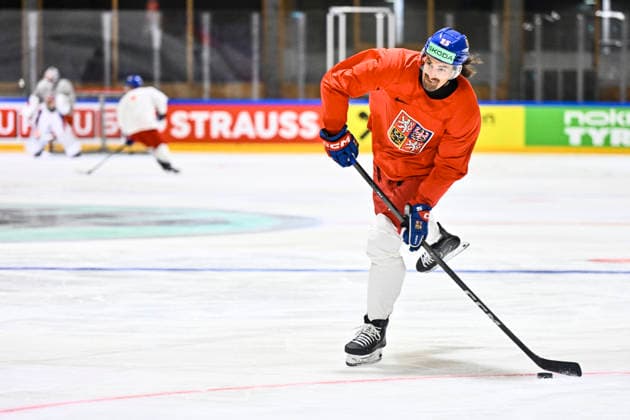 Daniel Vozenilek attends Czech national Ice hockey, Eishockey team training session at the 2026 IIHF Ice Hockey World Championship, WM, Weltmeisterschaft in Fribourg, Switzerland, on May 13, 2026. (CTKxPhoto RadekxPetrasek) CTKPhotoP2026051304306  CTKPhotoP2026051304306