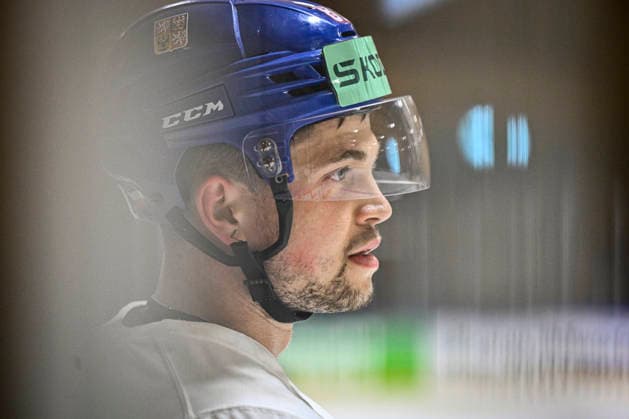 Matej Blumel attends Czech national Ice hockey, Eishockey team training session at the 2026 IIHF Ice Hockey World Championship, WM, Weltmeisterschaft in Fribourg, Switzerland, on May 13, 2026. (CTKxPhoto RadekxPetrasek) CTKPhotoP2026051304318  CTKPhotoP2026051304318