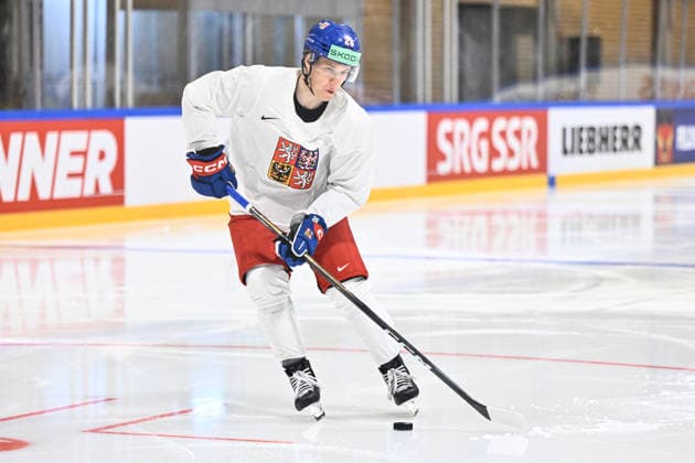 Jiri Tichacek attends Czech national Ice hockey, Eishockey team training session at the 2026 IIHF Ice Hockey World Championship, WM, Weltmeisterschaft in Fribourg, Switzerland, on May 13, 2026. (CTKxPhoto RadekxPetrasek) CTKPhotoP2026051304461  CTKPhotoP2026051304461