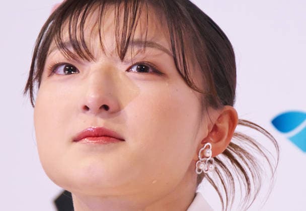 The four-time Olympic figure skater Kaori Sakamoto attends her retirement press conference, PK, Pressekonferenz in Kobe, Hyogo-Prefecture, Japan on Wednesday, May 13, 2026. and she announced, got married on May 5 in this presss conference.  TKP2026051305 KEIZOxMORI