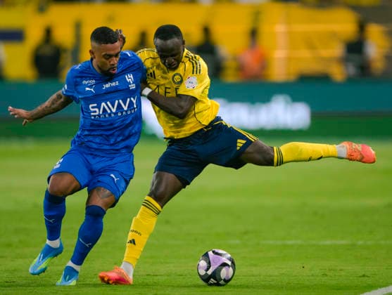 RIYADH, SAUDI ARABIA - MAY 12: Sadio ManÃ of Al Nassr battles for the ball during the Saudi Pro League match between Al Nassr and Al Hilal at Al Awwal Park on May 12, 2026 in Riyadh, Saudi Arabia.  Copyright: xKhalidxAlhaj MBxMediax