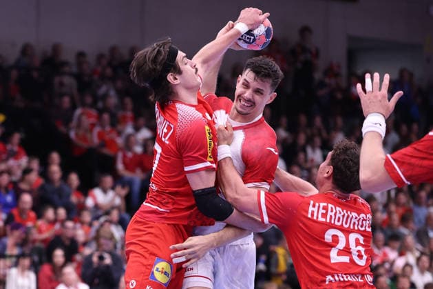 HANDBALL - IHF WC quali, AUT vs POL GRAZ,AUSTRIA,13.MAY.26 - HANDBALL - IHF World Championship, WM, Weltmeisterschaft 2027, European qualification, play off, OEHB international match, Länderspiel, Nationalmannschaft Austria vs Poland. Image shows Michael Miskovez (Austria), Piotr Jedraszczyk (Poland) and Lukas Herburger (Austria). GEPAxpictures xChrisxBauer