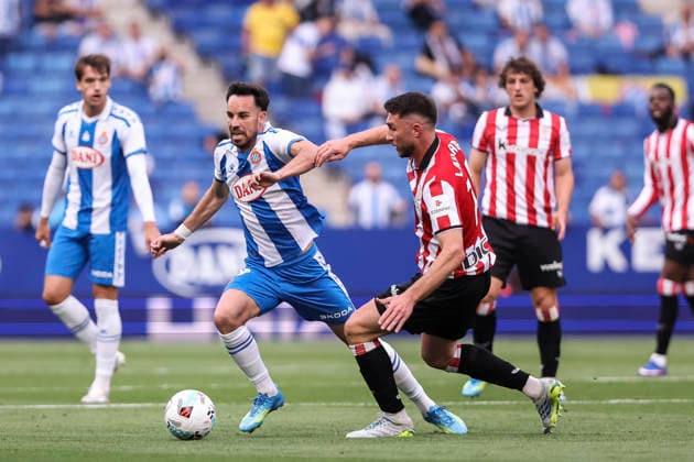 May 13, 2026, Cornella, Barcelona, SPAIN: Edu Exposito of RCD Espanyol and Aymeric Laporte of Athletic Club in action during the Spanish league, LaLiga EA Sports, football match played between RCD Espanyol and Athletic Club at RCDE Stadium on May 13, 2026 in Cornella, Spain. Cornella SPAIN - ZUMAa181 20260513_zaa_a181_040 Copyright: xJavierxBorregox