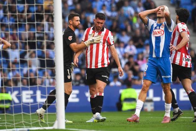 ESP LaLiga EA Sports RCD Espanyol v Athletic Club Unai Simon of Athletic and Aitor Paredes of Athletic during LaLiga EA Sports, between RCD Espanyol v Athletic Club played at RCDE Stadium in Llobregat, Barcelona on May 13th, 2026 in Spain Spain Futbol Copyright: xPacoxLargox xAgenciaxLOFx