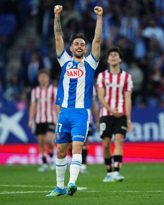 ESP: RCD Espanyol - Athletic Club . La Liga EA Sports. Matchday 35 Jofre Carreras of RCD Espanyol celebrates the victory at full time during the La Liga EA Sports match between RCD Espanyol and Athletic Club de Bilbao played at RCDE Stadium on May 13, 2026 in Barcelona, Spain. kpng Copyright: xBaguxBlancox xPRESSINPHOTOx PS_260513_ESP_ATH_2526_512