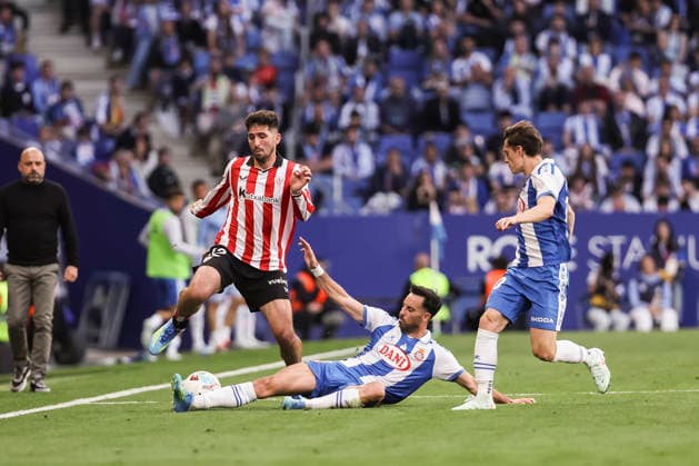 May 13, 2026, Cornella, Barcelona, SPAIN: Jesus Areso of Athletic Club and Edu Exposito of RCD Espanyol compete for the ball during the Spanish league, LaLiga EA Sports, football match played between RCD Espanyol and Athletic Club at RCDE Stadium on May 13, 2026 in Cornella, Spain. Cornella SPAIN - ZUMAa181 20260513_zaa_a181_098 Copyright: xJavierxBorregox