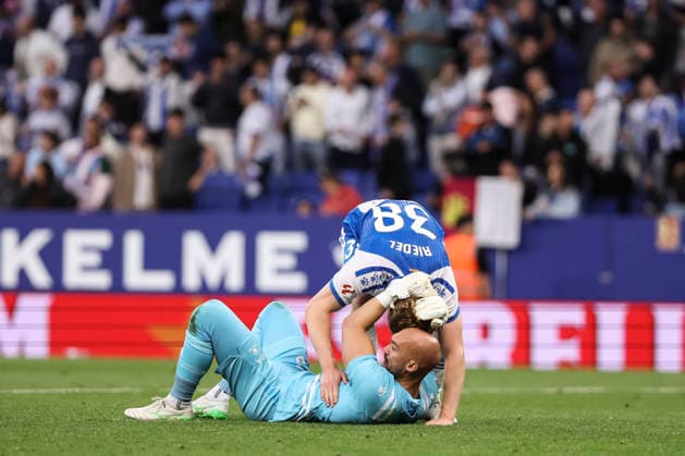 May 13, 2026, Cornella, Barcelona, SPAIN: Clemens Riedel and Marko Dmitrovic of RCD Espanyol celebrates the victory during the Spanish league, LaLiga EA Sports, football match played between RCD Espanyol and Athletic Club at RCDE Stadium on May 13, 2026 in Cornella, Spain. Cornella SPAIN - ZUMAa181 20260513_zaa_a181_140 Copyright: xJavierxBorregox