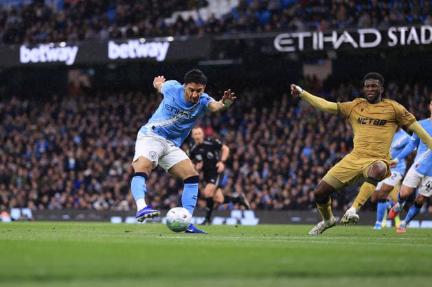 Fußball Premier League Manchester City gegen Crystal Palace 13. Mai 2026 Premier League Manchester City gegen Crystal Palace Omar Marmoush von Manchester City erzielt das zweite Tor Foto Simon Stacpoole Abseits Manchester UK  Copyright: xSimonxStacpoolexOffside