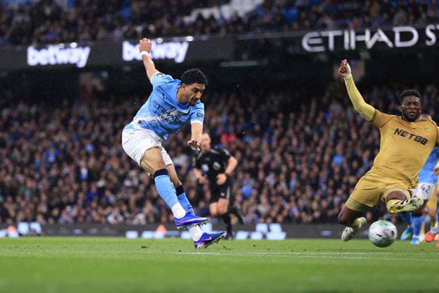 Fußball Premier League Manchester City gegen Crystal Palace 13. Mai 2026 Premier League Manchester City gegen Crystal Palace Omar Marmoush von Manchester City erzielt das zweite Tor Foto Simon Stacpoole Abseits Manchester UK  Copyright: xSimonxStacpoolexOffside