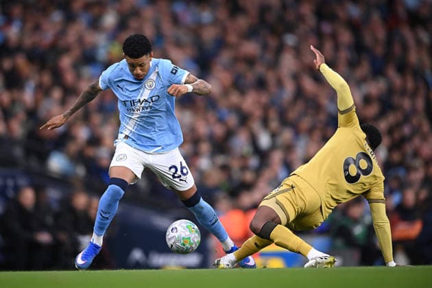 Manchester City v Crystal Palace, Premier League Savio of Manchester City runs with the ball whilst under pressure from Jefferson Lerma of Crystal Palace during the Manchester City v Crystal Palace Premier League match at the Etihad Stadium, Manchester, England on 13 May 2026 Credit: Ben Roberts Every Second Media Editorial use only. All images are copyright Every Second Media Limited. No images may be reproduced without prior permission. All rights reserved. Premier League and Football League images are subject to licensing agreements with Football DataCo Limited. see https: www.football-dataco.com Copyright: xIMAGO EveryxSecondxMediax ESM-1989-0010 BenxRobertsx xEveryxSecondxMediax