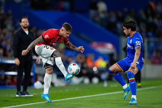 May 13, 2026, Getafe, Madrid, Spain: Pablo Maffeo of RCD Mallorca controls the ball during the Spanish League, LaLiga EA Sports, football match played between Getafe CF and RCD Mallorca at Coliseum de Getafe stadium on May 13, 2026, in Getafe, Spain. Getafe Spain - ZUMAa181 20260513_zaa_a181_198 Copyright: xDennisxAgyemanx