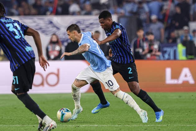 Inter Milan™s Denzel Dumfries Lazio™s Mattia Zaccagni during the Frecciarossa Italian Cup 2025 2026 final soccer match between Lazio and Inter Milan at the Stadio Olimpico in Rome, Italy - May 13, 2026 - Soccer  Copyright: xPhotoxbyxStefanoxNicoli LaPressex