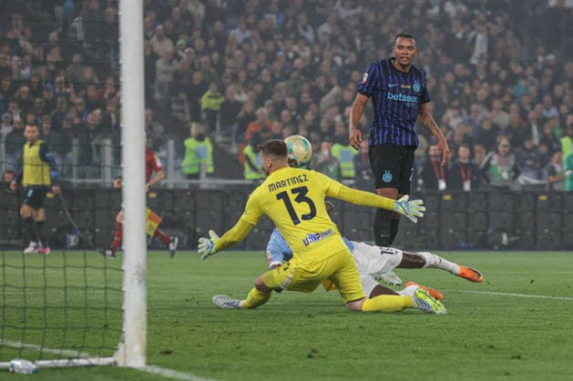 Inter Milan s goalkeeper Josep Martinez saves during the Frecciarossa Italian Cup 2025 2026 final soccer match between Lazio and Inter Milan at the Stadio Olimpico in Rome, Italy - May 13, 2026 - Soccer  Copyright: xPhotoxbyxStefanoxNicoli LaPressex
