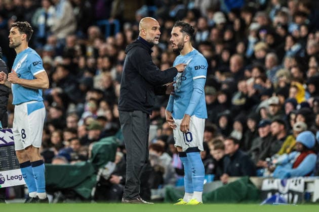 Premier League: Manchester City v Crystal Palace Josep Guardiola manager of Manchester City gives instructions to Rayan Cherki of Manchester City as he is substituted on during the Premier League match Manchester City vs Crystal Palace at Etihad Stadium, Manchester, United Kingdom on 13 May 2026 (Photo by Mark Cosgrove News Images) Manchester Etihad Stadium Greater Manchester United, ManU Kingdom Copyright: xMarkxCosgrove NewsxImagesx