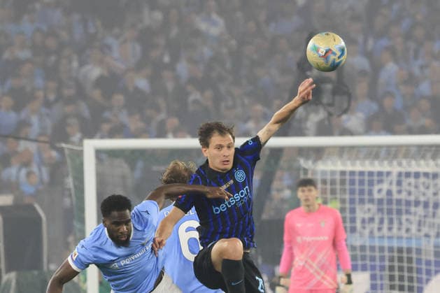 Lazio v Inter Milan - Italian Cup final match ROME, ITALY, MAY 13: Nicolo Barella (R), of Inter Milan, is challenged by Boulaye Dia (L), of Lazio, during the Italian Cup football final match between Lazio and Inter Milan at the Olympic stadium in Rome, Italy, on May 13, 2026. Riccardo De Luca Anadolu Rome Italy. Editorial use only. Please get in touch for any other usage.  Copyright: x2026xAnadoluxRiccardoxDexLucax