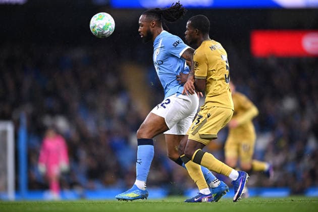 Manchester City v Crystal Palace, Premier League Antoine Semenyo of Manchester City is challenged by Tyrick Mitchell of Crystal Palace during the Manchester City v Crystal Palace Premier League match at the Etihad Stadium, Manchester, England on 13 May 2026 Credit: Ben Roberts Every Second Media Editorial use only. All images are copyright Every Second Media Limited. No images may be reproduced without prior permission. All rights reserved. Premier League and Football League images are subject to licensing agreements with Football DataCo Limited. see https: www.football-dataco.com Copyright: xIMAGO EveryxSecondxMediax ESM-1989-0032 BenxRobertsx xEveryxSecondxMediax