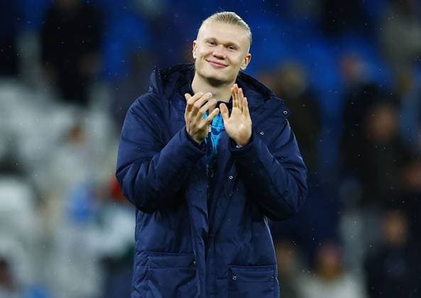 Erling Haaland of Manchester City thanks the fans at the end of the match Manchester City v Crystal Palace, Premier League, Football, Etihad Stadium, Manchester , UK - 13 May 2026Manchester Etihad Stadium United Kingdom EDITORIAL USE ONLY No use with unauthorised audio, video, data, fixture lists, club league logos or live services. Online in-match use limited to 120 images, no video emulation. No use in betting, games or single club league player publications. Copyright: xMattxWest Shutterstockx 16871265ae