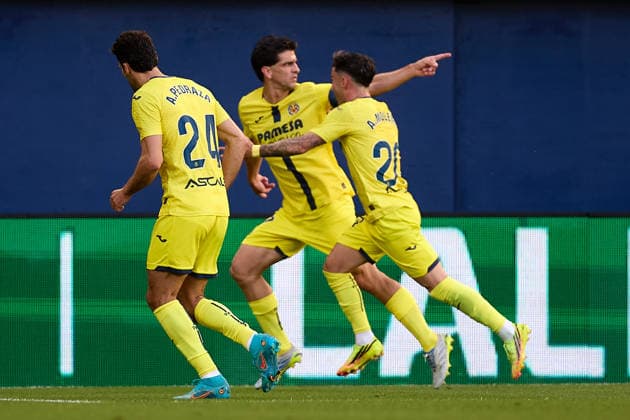 Kings League Italy 2026 May 13, 2026, Villarreal, Castellon, Spain Gerard Moreno of Villarreal CF celebrates after scoring their sides first goal during the Spanish championship LaLiga football match between Villarreal CF and Sevilla CF on 13 May 2026 at Ceramica Stadium in Villarreal, Spain Villarreal Fonzies Arena Spain Spanish La Liga EA Sports soccer match Villarreal vs Sevilla Copyright: xCerezox