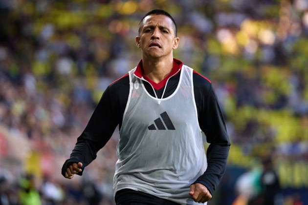 Kings League Italy 2026 May 13, 2026, Villarreal, Castellon, Spain Alexis Sanchez of Sevilla FC during the warm up during the Spanish championship LaLiga football match between Villarreal CF and Sevilla CF on 13 May 2026 at Ceramica Stadium in Villarreal, Spain Villarreal Fonzies Arena Spain Spanish La Liga EA Sports soccer match Villarreal vs Sevilla Copyright: xCerezox