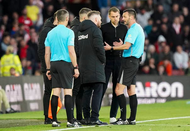 Southampton v Middlesbrough, Sky Bet Championship Referee Andy Madley speaks to both Southampton Manager Tonda Eckert GER and Middlesbrough Manager Kim Hellberg SWE during the Southampton v Middlesbrough EFL Sky Bet Championship Play-Off Semi-Final 2nd Leg match at St Mary s Stadium, Southampton, England on 12 May 2026 Credit: Robbie Hoad Every Second Media Editorial use only. All images are copyright Every Second Media Limited. No images may be reproduced without prior permission. All rights reserved. Premier League and Football League images are subject to licensing agreements with Football DataCo Limited. see https: www.football-dataco.com Copyright: xIMAGO EveryxSecondxMediax ESM-1990-0063 RobbiexHoadx xEveryxSecondxMediax