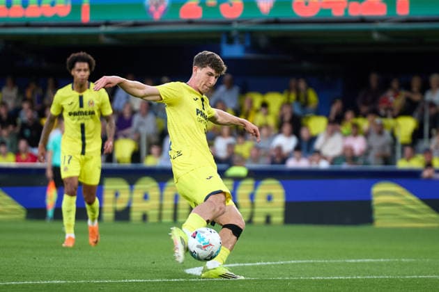 Kings League Italy 2026 May 13, 2026, Villarreal, Castellon, Spain Pau Navarro of Villarreal CF in action during the Spanish championship LaLiga football match between Villarreal CF and Sevilla CF on 13 May 2026 at Ceramica Stadium in Villarreal, Spain Villarreal Fonzies Arena Spain Spanish La Liga EA Sports soccer match Villarreal vs Sevilla Copyright: xCerezox