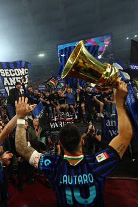 May 13, 2026, Rome, Lazio, Italy: Inter players lift the trophy after win Coppa Italia Final, between SS Lazio - Inter FC at Stadio Olimpico on May 13, 2026 in Rome , Italy. Lazio - Napoli - Coppa Italia Final  - ZUMAl131 20260513_zsp_l131_019 Copyright: xCiroxDexLucax