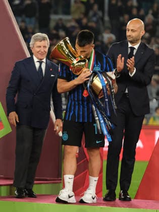 Coppa Italia final SS Lazio and FC Internazionale Inter™s Argentinian forward Lautaro Martinez Inter Celebrate victory trophy during the Coppa Italia final between SS Lazio and FC Internazionale at the Stadio Olimpico in Rome on 13 May 2026. _ABP8590 Copyright: xAntonioxBalascox