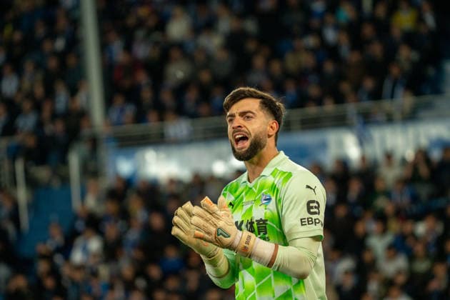 Sivera (N1) screams during the La Liga EA Sports match between Alaves and Barcelona at Estadio Mendizorroza on May 13th 2026, in Vitoria Gasteiz, Spain Copyright: xAndresxLopezxSheridanxx xSPPx Sportspressphoto_SPR145985