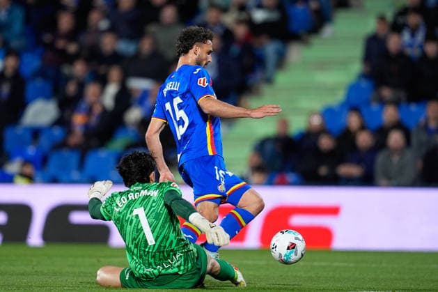 May 13, 2026, Getafe, Madrid, Spain: Sebastian Boselli of Getafe CF and Leo Roman of RCD Mallorca compete for the ball during the Spanish League, LaLiga EA Sports, football match played between Getafe CF and RCD Mallorca at Coliseum de Getafe stadium on May 13, 2026, in Getafe, Spain. Getafe Spain - ZUMAa181 20260513_zaa_a181_326 Copyright: xDennisxAgyemanx