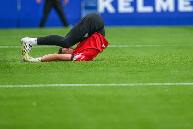 RCD ESPANYOL v ATHLETIC CLUB DE BILBAO RCDE STADIUM BARCELONA. May 13, 2026 RCD ESPANYOL vs ATHLETIC CLUB DE BILBAO May 13,2026 RCD Espanyol finally wins after 18 games. Unai Simon (1) goalkeeper of Athletic Club de Bilbao warming up during the match between RCD Espanyol and Athletic Club de Bilbao corresponding to the thirty six day of La Liga EA Sports at RCDE Stadium in Barcelona, Spain. Cornella El Prat ESP Copyright: xS.xRosx