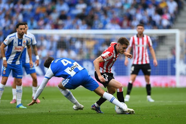RCD ESPANYOL v ATHLETIC CLUB DE BILBAO RCDE STADIUM BARCELONA. May 13, 2026 RCD ESPANYOL vs ATHLETIC CLUB DE BILBAO May 13,2026 RCD Espanyol finally wins after 18 games. Urko (4) of RCD Espanyol (left) vies with Navarro (23) of Athletic Club de Bilbao during the match between RCD Espanyol and Athletic Club de Bilbao corresponding to the thirty six day of La Liga EA Sports at RCDE Stadium in Barcelona, Spain. Cornella El Prat ESP Copyright: xS.xRosx