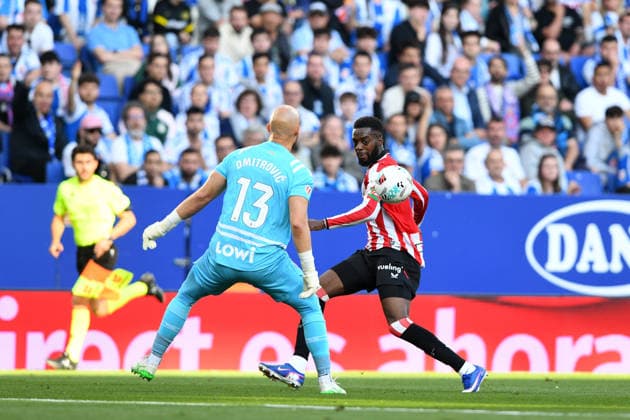 RCD ESPANYOL v ATHLETIC CLUB DE BILBAO RCDE STADIUM BARCELONA. May 13, 2026 RCD ESPANYOL vs ATHLETIC CLUB DE BILBAO May 13,2026 RCD Espanyol finally wins after 18 games. Inaki Williams (9) of Athletic Club de Bilbao challenges Dmitrovic (13) goalkeeper of RCD Espanyol during the match between RCD Espanyol and Athletic Club de Bilbao corresponding to the thirty six day of La Liga EA Sports at RCDE Stadium in Barcelona, Spain. Cornella El Prat ESP Copyright: xS.xRosx