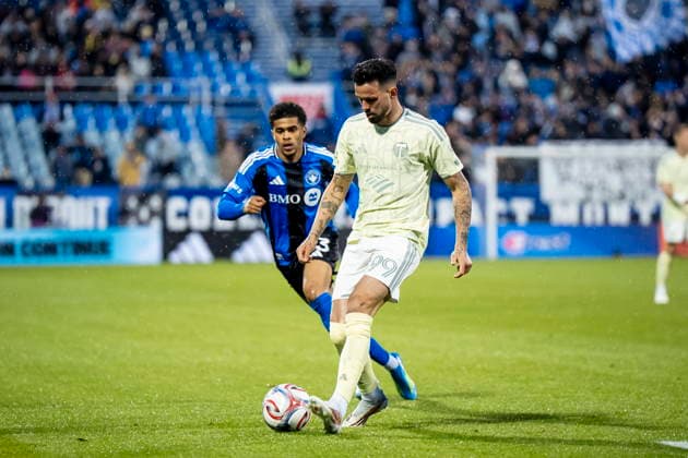 May 13, 2026, Montreal, On, Canada: Portland Timbers Kristoffer Velde (front) and CF Montreal s Noah Streit (23) vie for possession during first half MLS, Fussball Herren, USA soccer action in Montreal on Wednesday, May 13, 2026. Canada News - May 13, 2026  - ZUMAc35_ 20260513_zaf_c35_169 Copyright: xChristopherxKatsarovx