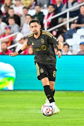 ST. LOUIS, MO - MAY 13: Mark Delgado (8) of the Los Angeles Football Club passes the ball during the MLS, Fussball Herren, USA regular season match where St. Louis CITY SC hosted Los Angeles Football Club on Wednesday May 13th, 2026, at Energizer Park in St. Louis City, MO. (Photo by Rick Ulreich Icon Sportswire) SOCCER: MAY 13 MLS St. Louis CITY SC vs Los Angeles Football Club EDITORIAL USE ONLY Icon26051318