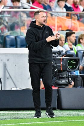 ST. LOUIS, MO - MAY 13: Head Coach Yoann Damet of St. Louis City SC applauds his teams effort on the field during the MLS, Fussball Herren, USA regular season match where St. Louis CITY SC hosted Los Angeles Football Club on Wednesday May 13th, 2026, at Energizer Park in St. Louis City, MO. (Photo by Rick Ulreich Icon Sportswire) SOCCER: MAY 13 MLS St. Louis CITY SC vs Los Angeles Football Club EDITORIAL USE ONLY Icon26051314