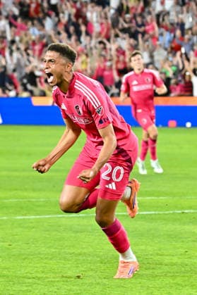 ST. LOUIS, MO - MAY 13: Rafael Santos (20) of the St. Louis CITY SC screams in celebration after scoring a goal during the MLS, Fussball Herren, USA regular season match where St. Louis CITY SC hosted Los Angeles Football Club on Wednesday May 13th, 2026, at Energizer Park in St. Louis City, MO. (Photo by Rick Ulreich Icon Sportswire) SOCCER: MAY 13 MLS St. Louis CITY SC vs Los Angeles Football Club EDITORIAL USE ONLY Icon26051330