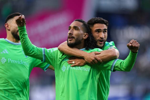 SEATTLE, WA - MAY 13: Midfielder Cristian Roldan 7 of the Seattle Sounders celebrates a goal by teammate forward Jesus Ferreira 9 during a game between the San Jose Earthquakes and Seattle Sounders on May 13, 2026 at Lumen Field in Seattle, Washington. (Photo by Henry Rodenburg Icon Sportswire) SOCCER: MAY 13 MLS, Fussball Herren, USA Seattle Sounders FC vs San Jose Earthquakes EDITORIAL USE ONLY Icon26051308
