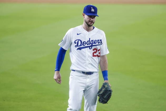 MLB, Baseball Herren, USA - Los Angeles Dodgers vs San Francisco Giants Dodgers outfielder Kyle Tucker warms up in left field during the eighth inning of an MLB game between the Los Angeles Dodgers and the San Francisco Giants at Uniqlo Field at Dodger Stadium in Los Angeles, California, USA, 13 May 2026. LOS ANGELES CALIFORNIA United States  Copyright: xCHRISxTORRESx