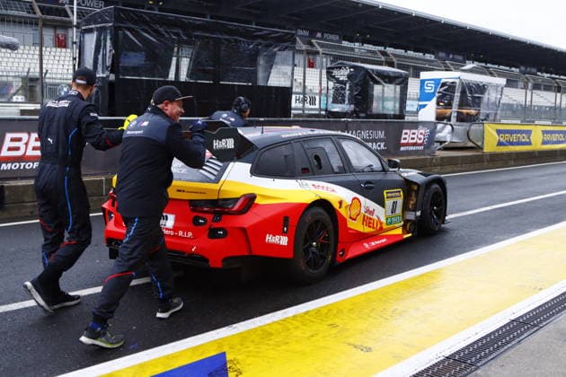 81 Jens Klingmann Ismaningen GER Connor de Phillippi USA Neil Verhagen USA Ugo de Wilde BEL , BMW M3 Touring 24H, Team BMW M Motorsport Schubert Motorsport GER being pushed through the pit lane by mechanics GER, Motorsport, 54 ADAC Ravenol 24H Race Nuerburgring 2025, Wednesday, Impressions before the race, Nuerburg, 13 05 2026 GER, Motorsport, 54 ADAC Ravenol 24H Race Nuerburgring 2025, Wednesday, Impressions before the race, Nuerburg, 13 05 2026 Nuerburg Copyright: xEibner-Pressefoto JuergenxAugstx EP_JAT