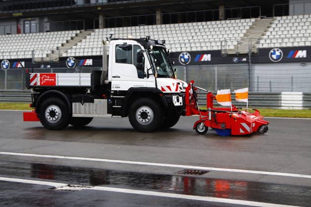 Track cleaning vehicle on the track GER, Motorsport, 54 ADAC Ravenol 24H Race Nuerburgring 2025, Wednesday, Impressions before the race, Nuerburg, 13 05 2026 GER, Motorsport, 54 ADAC Ravenol 24H Race Nuerburgring 2025, Wednesday, Impressions before the race, Nuerburg, 13 05 2026 Nuerburg Copyright: xEibner-Pressefoto JuergenxAugstx EP_JAT
