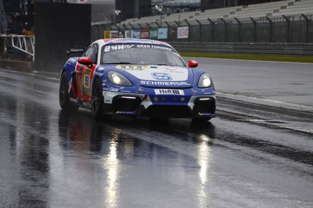 959 Heiko Eichenberg Fritzlar GER Patrik Gruetter Weil der Stadt GER Fabio Grosse Bruecktal GER Harley Hughton GBR , Porsche 718 Cayman GT4 CS, Team SRS Team Sorg Rennsport GER in the pit lane GER, Motorsport, 54 ADAC Ravenol 24H Race Nuerburgring 2025, Wednesday, Impressions before the race, Nuerburg, 13 05 2026 GER, Motorsport, 54 ADAC Ravenol 24H Race Nuerburgring 2025, Wednesday, Impressions before the race, Nuerburg, 13 05 2026 Nuerburg Copyright: xEibner-Pressefoto JuergenxAugstx EP_JAT