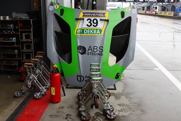 Hood 39 Henry Walkenhorst Melle GER Nico Handtke Huerth GER Anders Buchardt NOR Max Jansen NLD , Aston Martin Vantage AMR GT3, Team Walkenhorst Motorsport GER in front of the pits GER, Motorsport, 54 ADAC Ravenol 24H Rennen Nuerburgring 2025, Wednesday, Impressions before the race, Nuerburg, 13 05 2026 GER, Motorsport, 54 ADAC Ravenol 24H Rennen Nuerburgring 2025, Wednesday, Impressions before the race, Nuerburg, 13 05 2026 Nuerburg Copyright: xEibner-Pressefoto JuergenxAugstx EP_JAT
