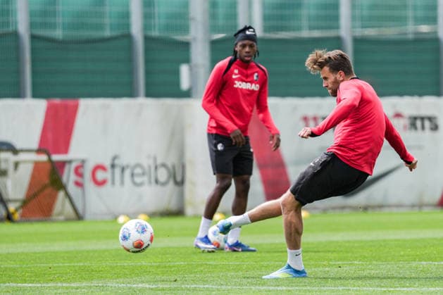Public training, SC Freiburg, 14 05 2026 Lucas Höler SC Freiburg, 9 with a shot Public training, SC Freiburg, 14 05 2026 Copyright: xBEAUTIFULxSPORTS Boscox