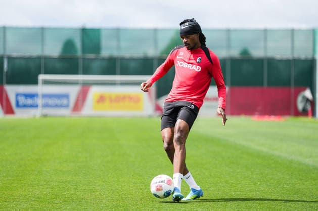 Public training, SC Freiburg, 14 05 2026 Jordy Makengo SC Freiburg, 33 Public training, SC Freiburg, 14 05 2026 Copyright: xBEAUTIFULxSPORTS Boscox