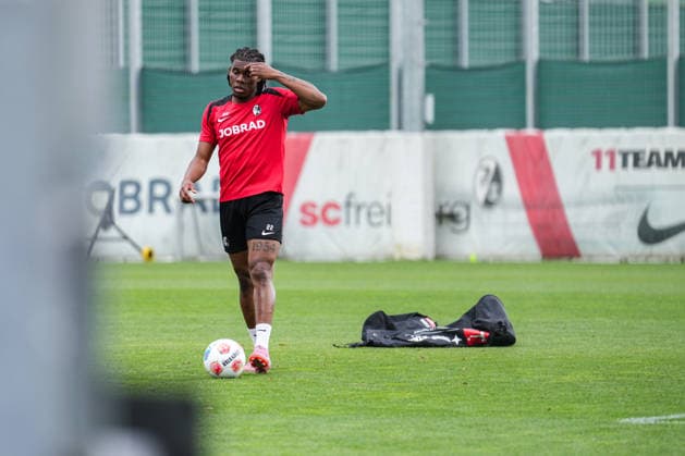 Public training, SC Freiburg, 14 05 2026 Cyriaque IriÃ SC Freiburg, 22 Public training, SC Freiburg, 14 05 2026 Copyright: xBEAUTIFULxSPORTS Boscox